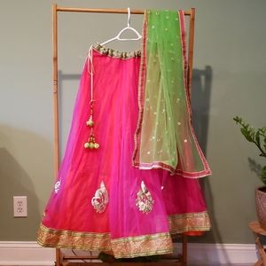 Lehnga w/ dhupata